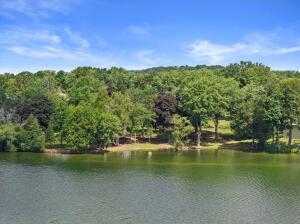 Wisconsin Lake Home for sale (MLS#: 1931522) at W343N6205 S Bayview Rd, in Lac La Belle, Wisconsin. (8 of 11)
