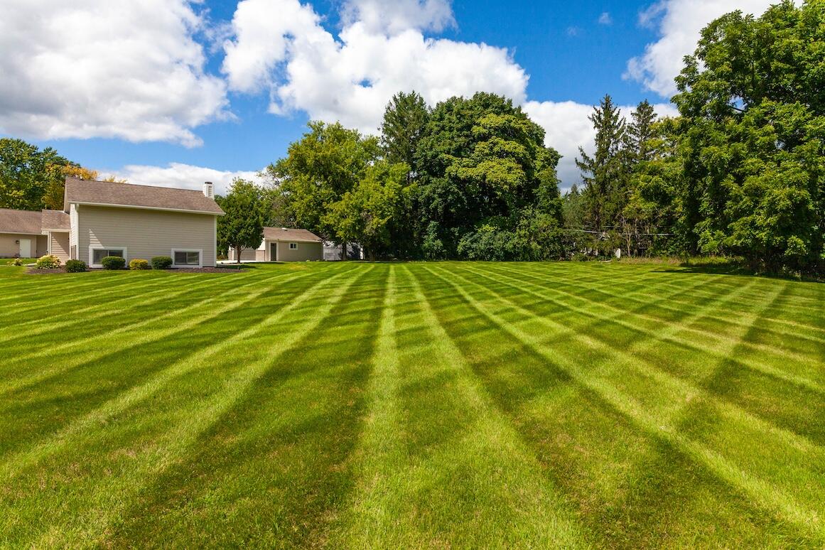 Wisconsin Lake Home for sale (MLS#: 1931572) at N20W28282  Oakton Rd, in Delafield, Wisconsin. (14 of 40)