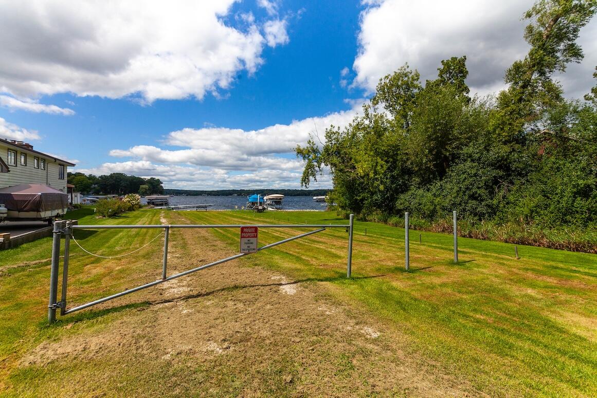 Wisconsin Lake Home for sale (MLS#: 1931572) at N20W28282  Oakton Rd, in Delafield, Wisconsin. (36 of 40)