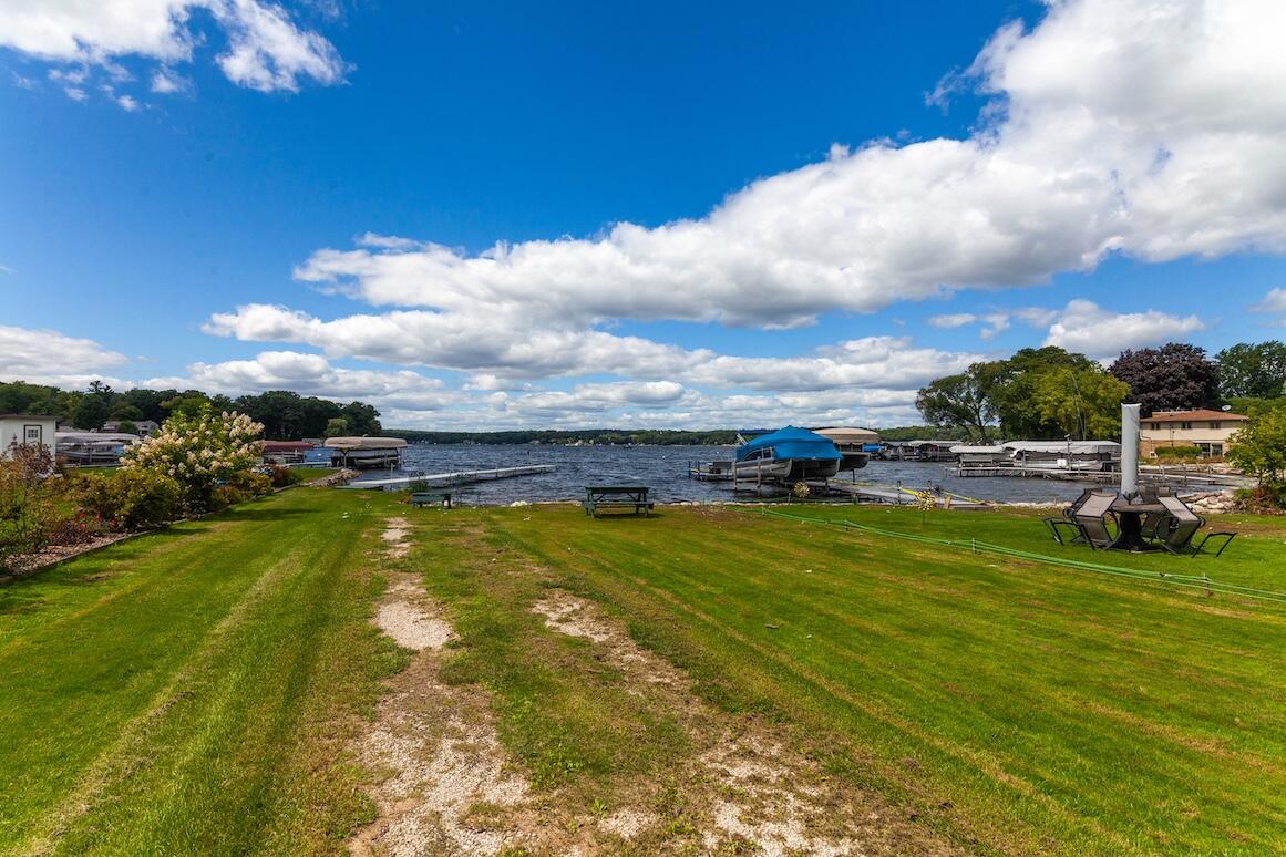 Wisconsin Lake Home for sale (MLS#: 1931572) at N20W28282  Oakton Rd, in Delafield, Wisconsin. (37 of 40)