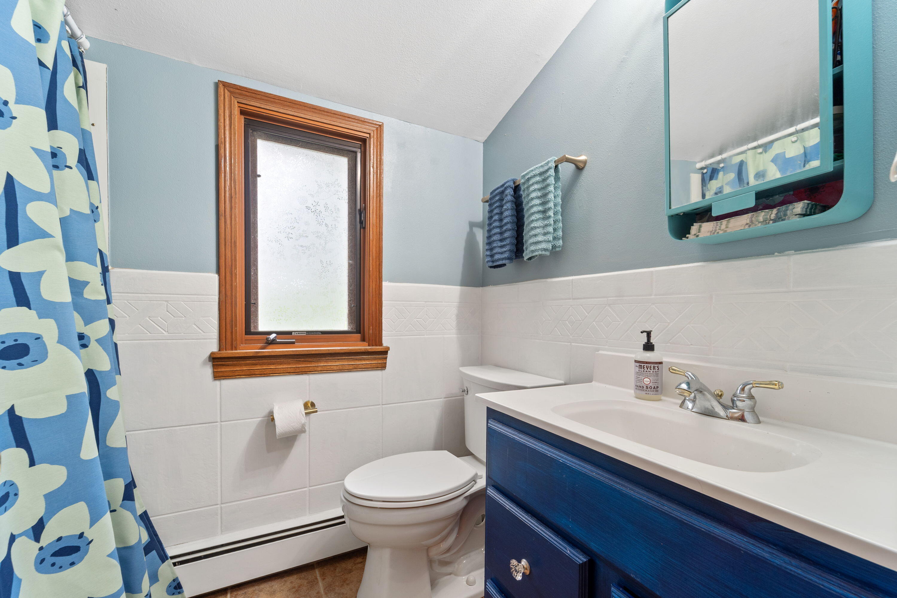 Wisconsin Lake Home for sale (MLS#: 1931670) at 7184  Pleasant Dr, in West Bend, Wisconsin. (21 of 54)