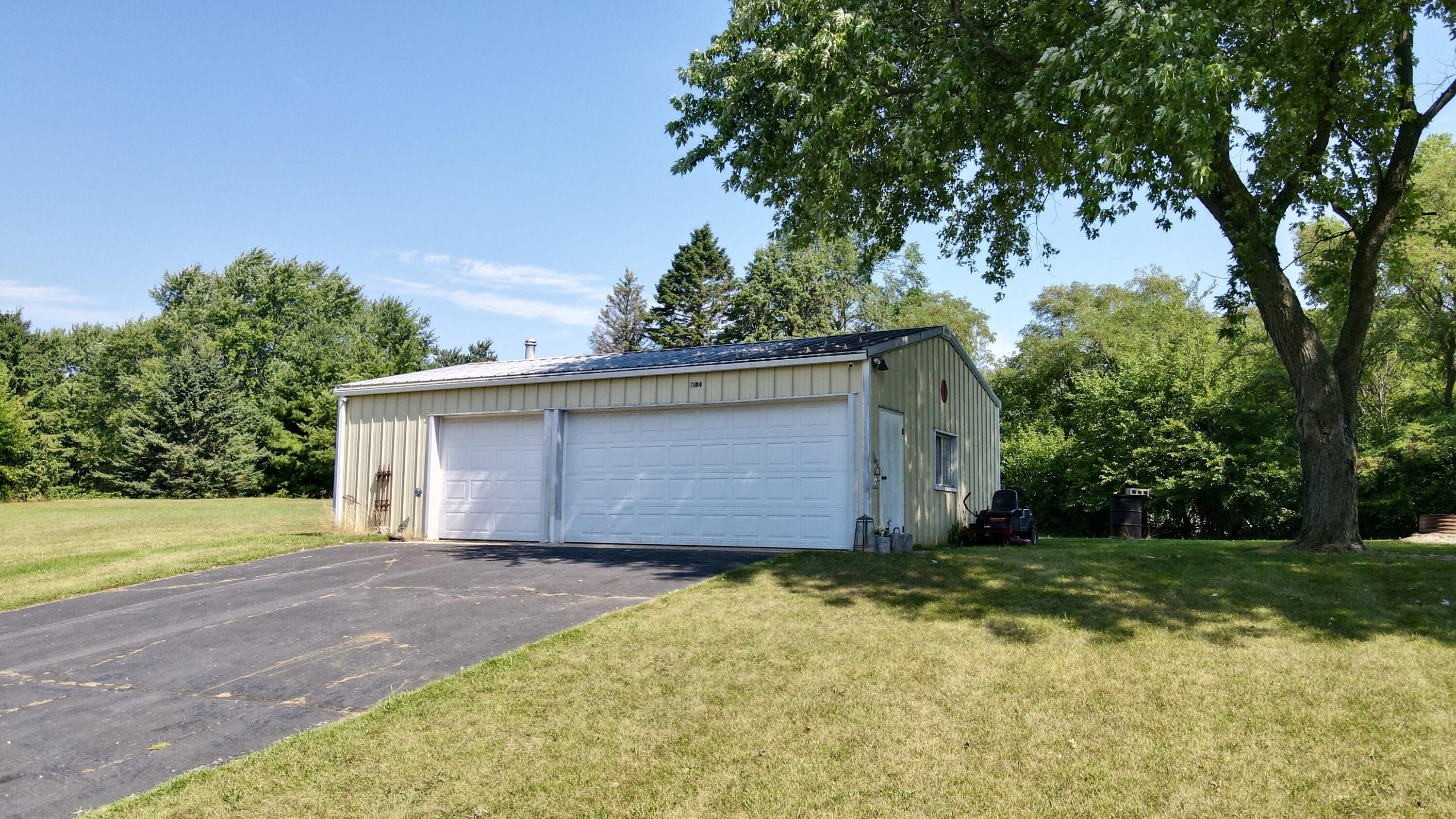 Wisconsin Lake Home for sale (MLS#: 1931670) at 7184  Pleasant Dr, in West Bend, Wisconsin. (28 of 54)