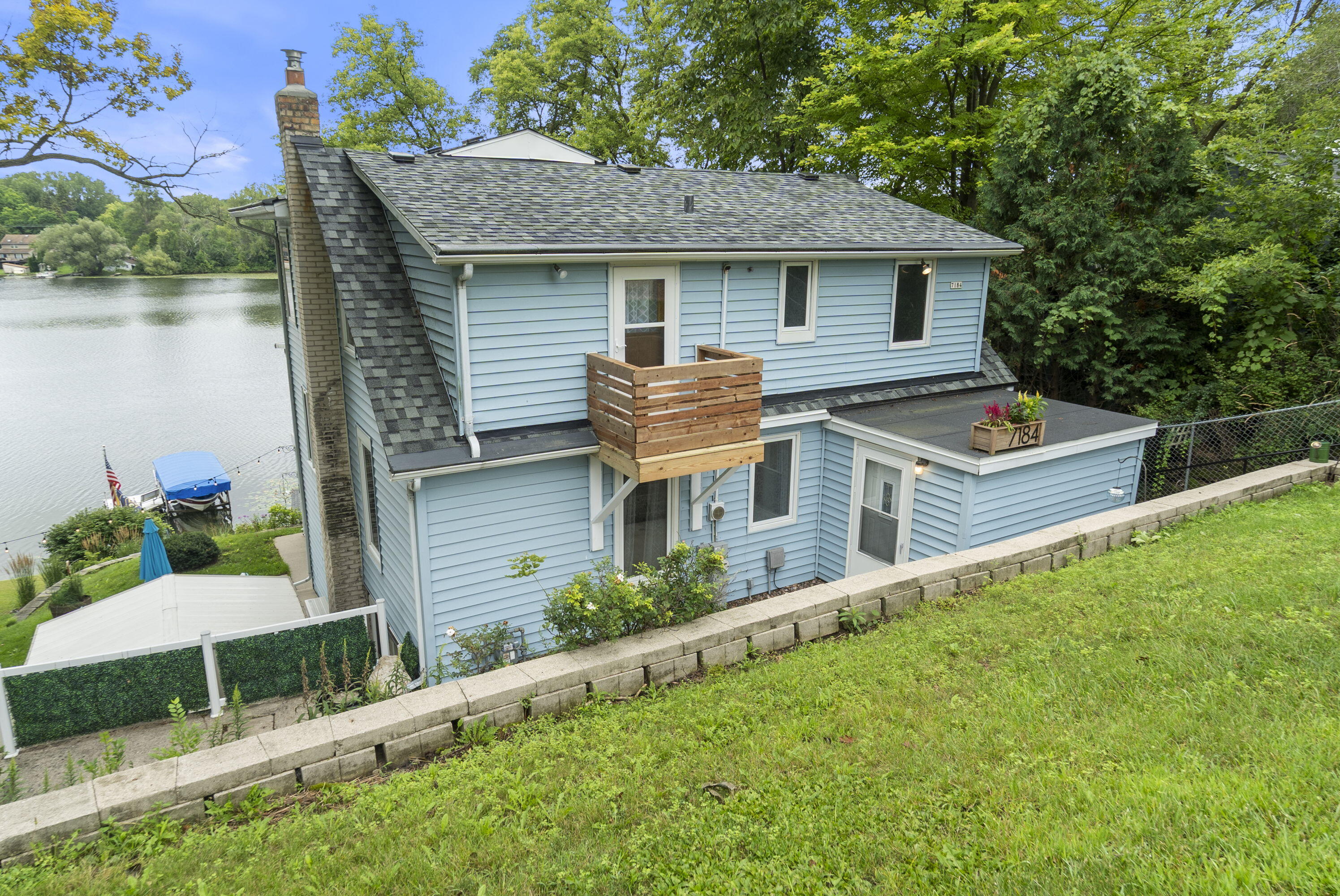 Wisconsin Lake Home for sale (MLS#: 1931670) at 7184  Pleasant Dr, in West Bend, Wisconsin. (32 of 54)