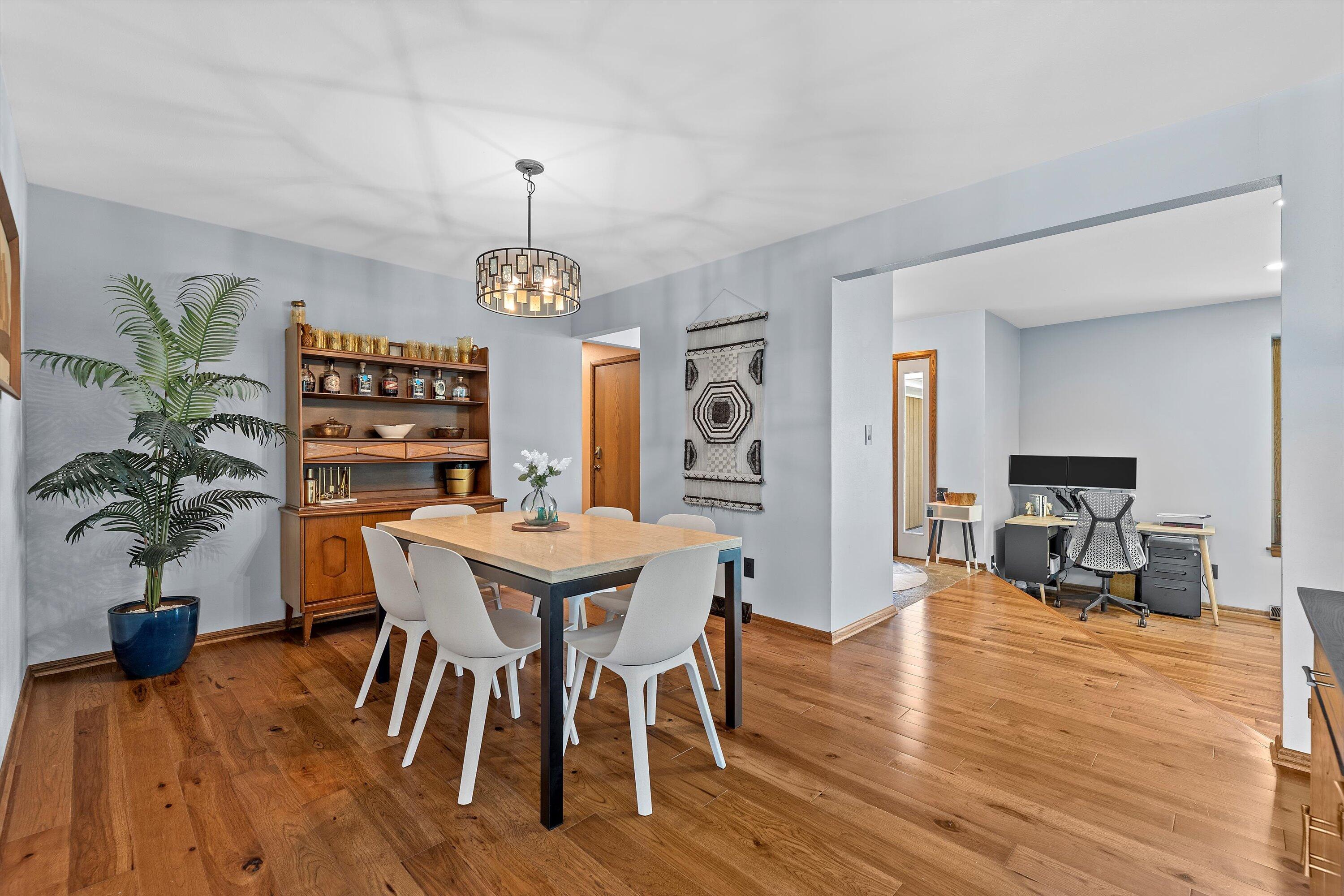 Wisconsin Lake Home for sale (MLS#: 1931688) at S76W12739  Cambridge Ct, in Muskego, Wisconsin. (12 of 62)