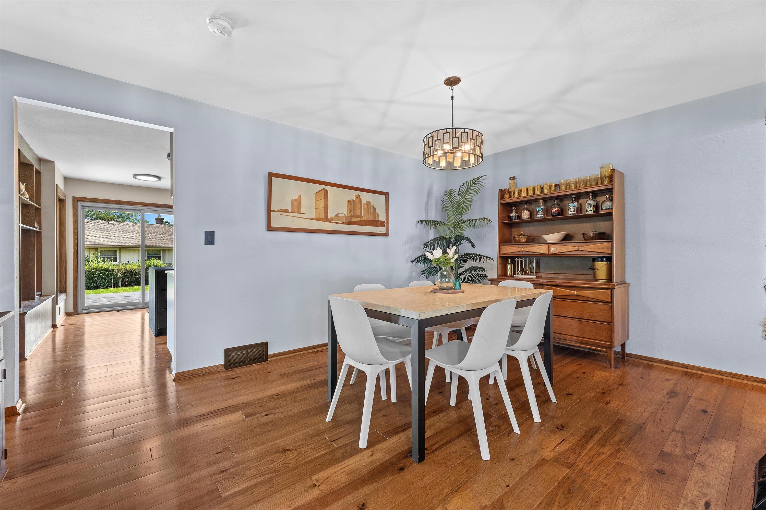 Wisconsin Lake Home for sale (MLS#: 1931688) at S76W12739  Cambridge Ct, in Muskego, Wisconsin. (13 of 62)