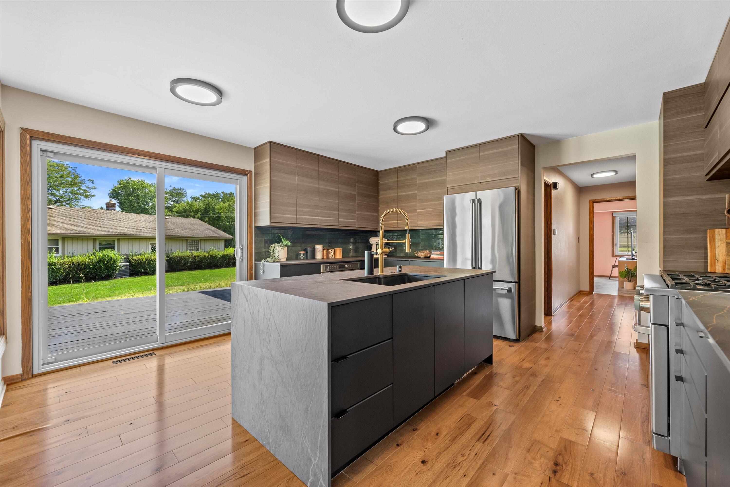 Wisconsin Lake Home for sale (MLS#: 1931688) at S76W12739  Cambridge Ct, in Muskego, Wisconsin. (15 of 62)