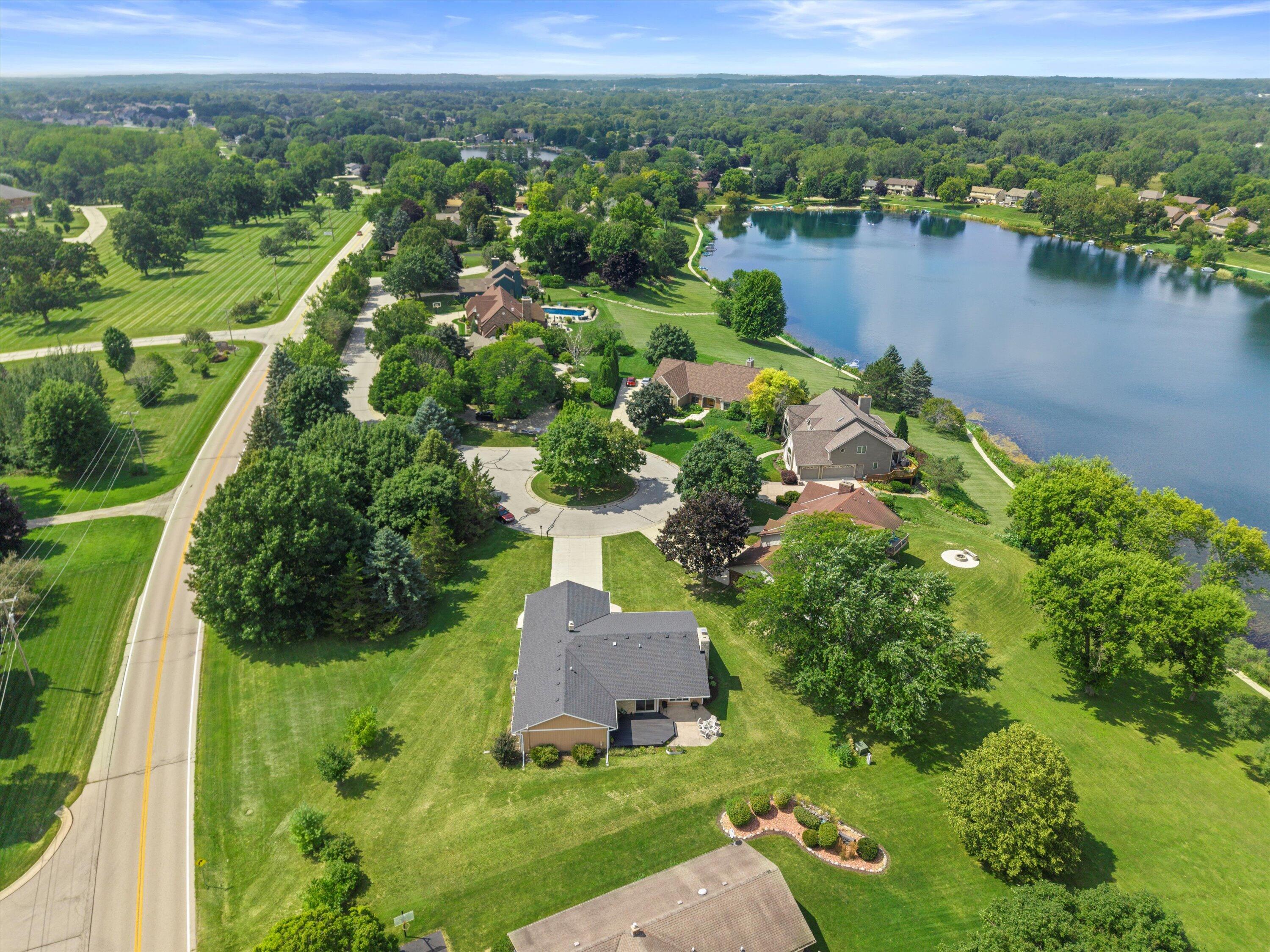 Wisconsin Lake Home for sale (MLS#: 1931688) at S76W12739  Cambridge Ct, in Muskego, Wisconsin. (51 of 62)