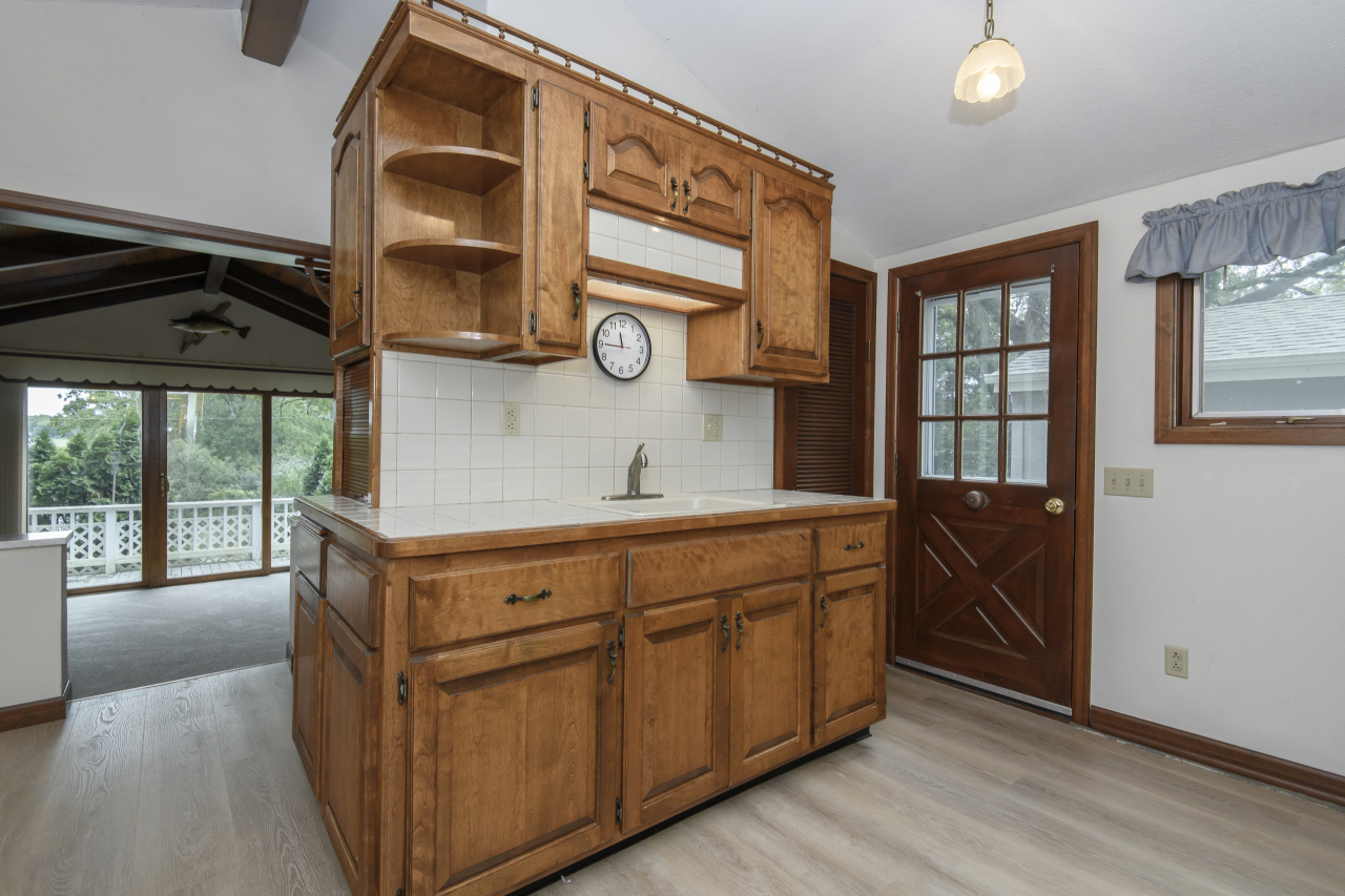 Wisconsin Lake Home for sale (MLS#: 1931801) at W302S10167  Oconee Dr, in Mukwonago, Wisconsin. (12 of 49)