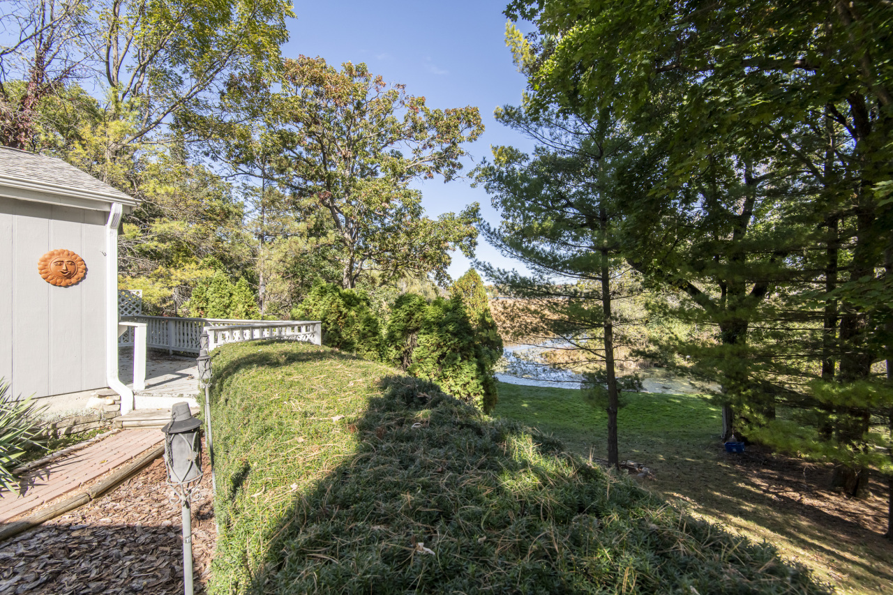 Wisconsin Lake Home for sale (MLS#: 1931801) at W302S10167  Oconee Dr, in Mukwonago, Wisconsin. (28 of 49)