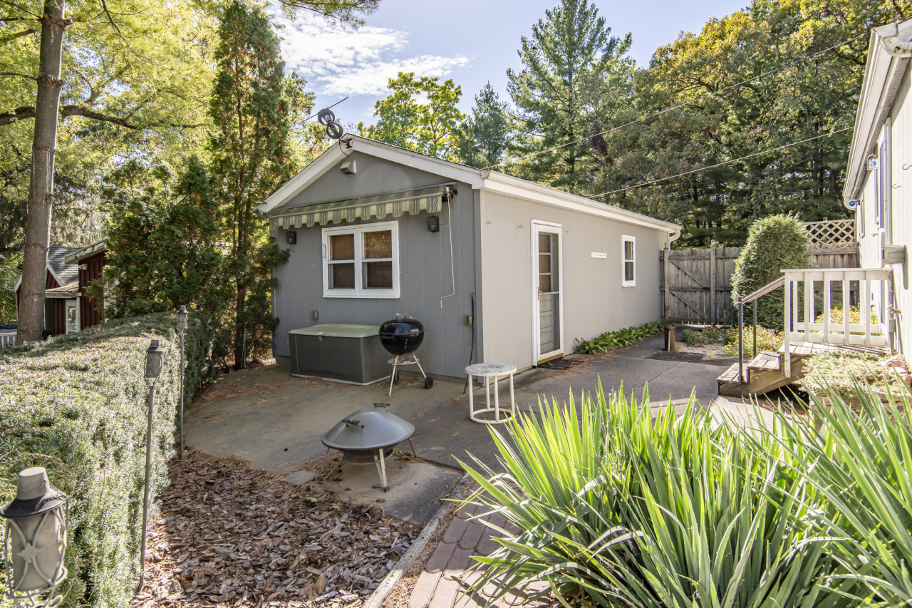 Wisconsin Lake Home for sale (MLS#: 1931801) at W302S10167  Oconee Dr, in Mukwonago, Wisconsin. (30 of 49)