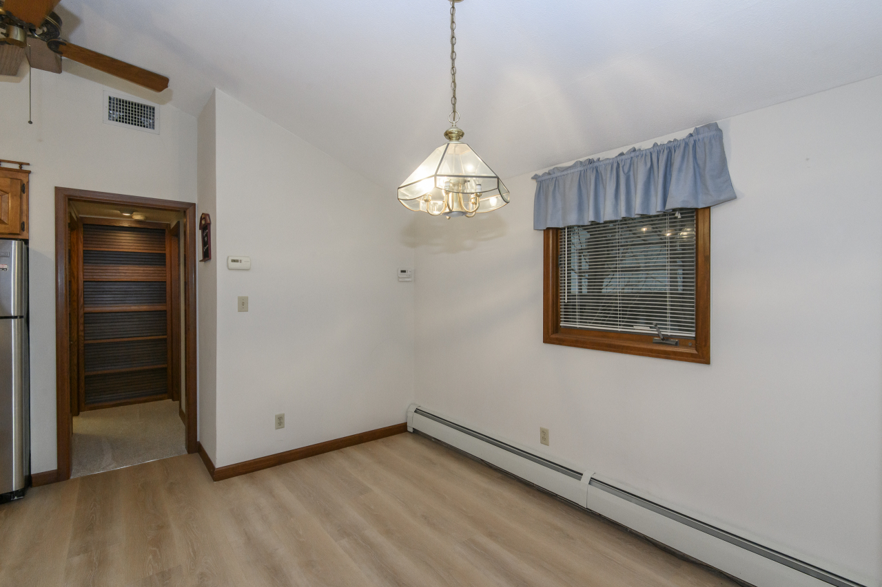 Wisconsin Lake Home for sale (MLS#: 1931801) at W302S10167  Oconee Dr, in Mukwonago, Wisconsin. (8 of 49)