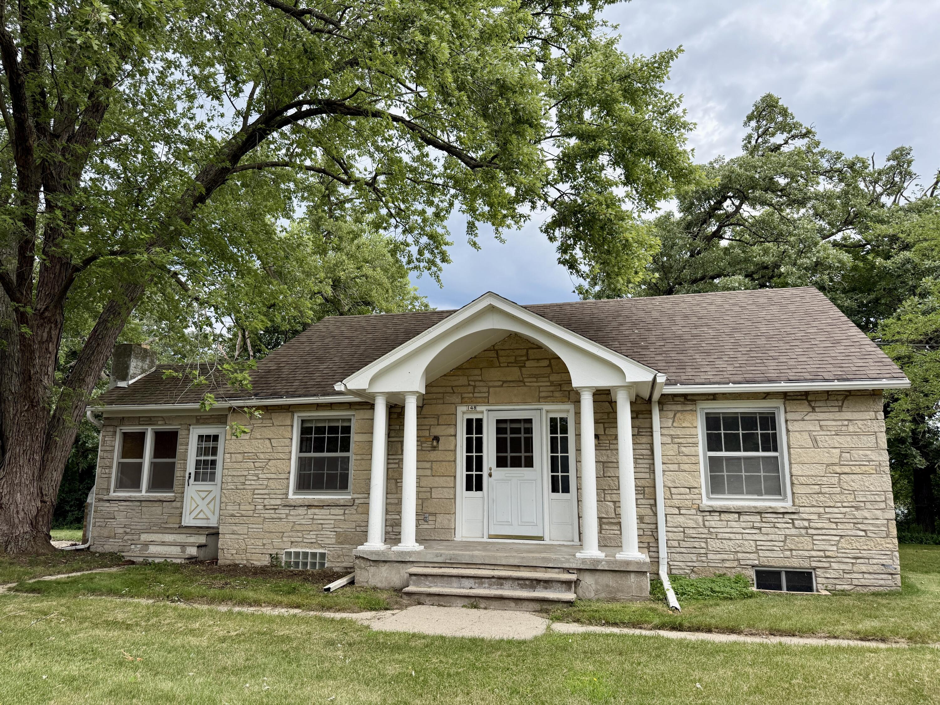 Wisconsin Lake Home for sale (MLS#: 1931987) at 148  Wolf Dr, in Dousman, Wisconsin. (16 of 26)