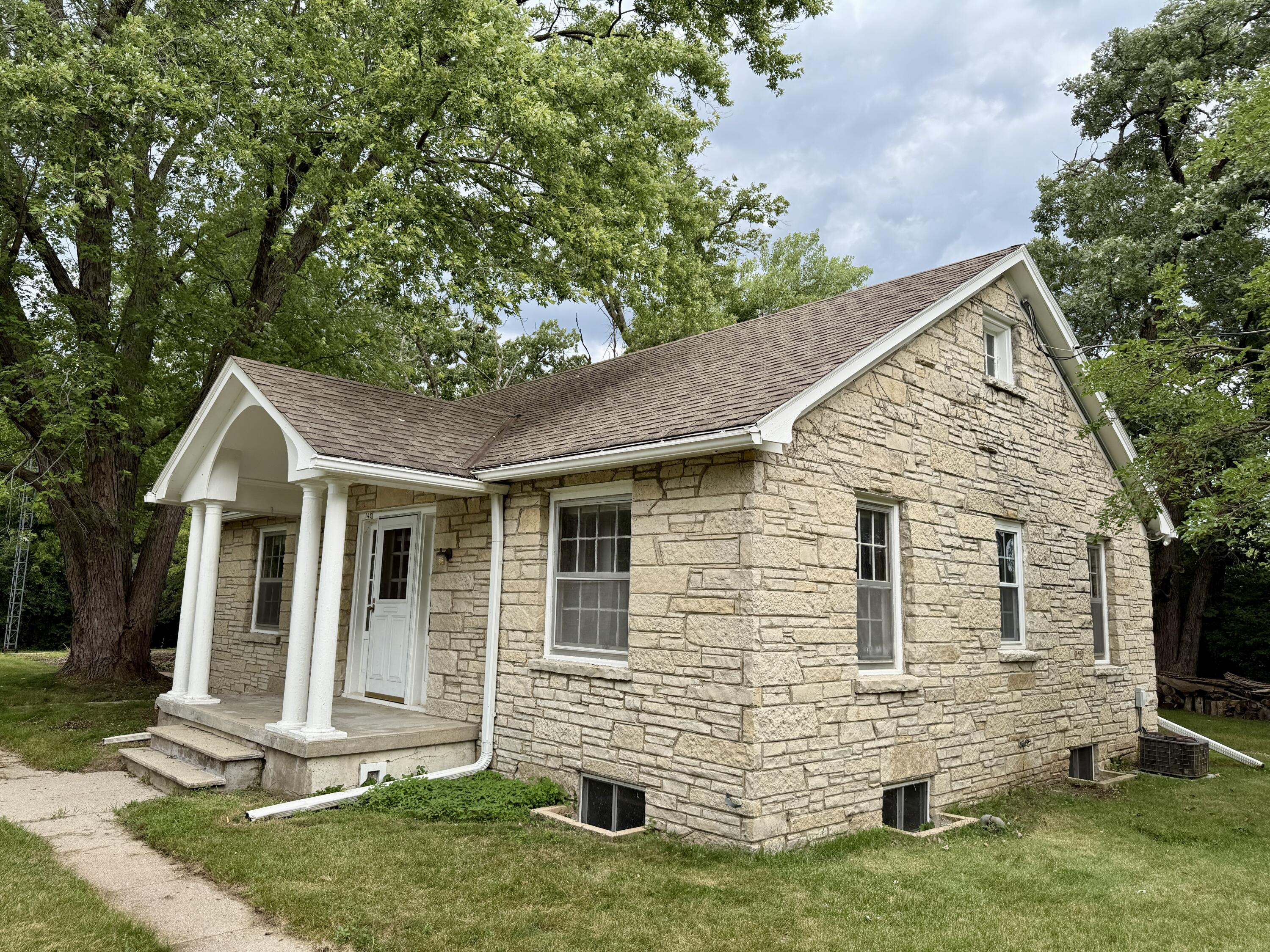 Wisconsin Lake Home for sale (MLS#: 1931987) at 148  Wolf Dr, in Dousman, Wisconsin. (17 of 26)