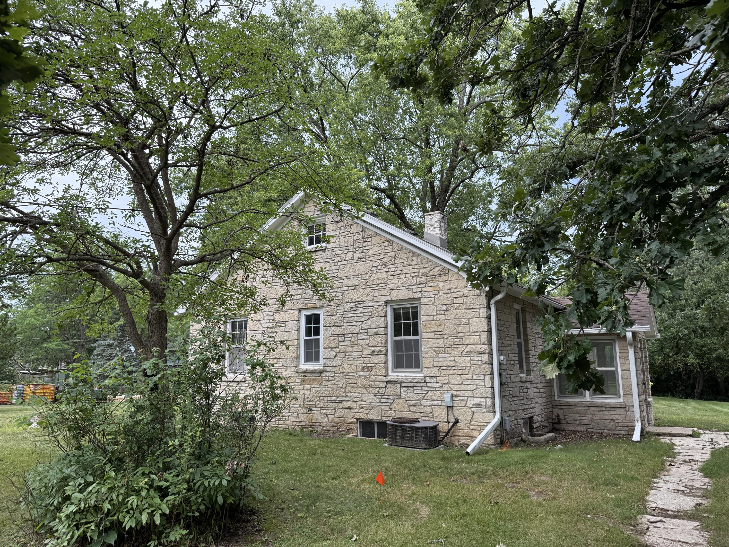 Wisconsin Lake Home for sale (MLS#: 1931987) at 148  Wolf Dr, in Dousman, Wisconsin. (20 of 26)