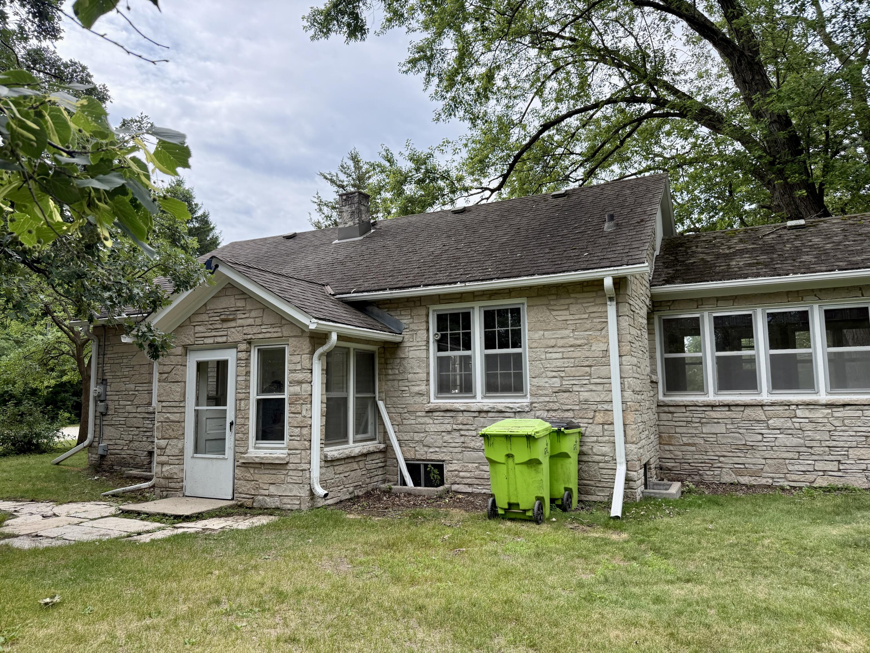 Wisconsin Lake Home for sale (MLS#: 1931987) at 148  Wolf Dr, in Dousman, Wisconsin. (21 of 26)