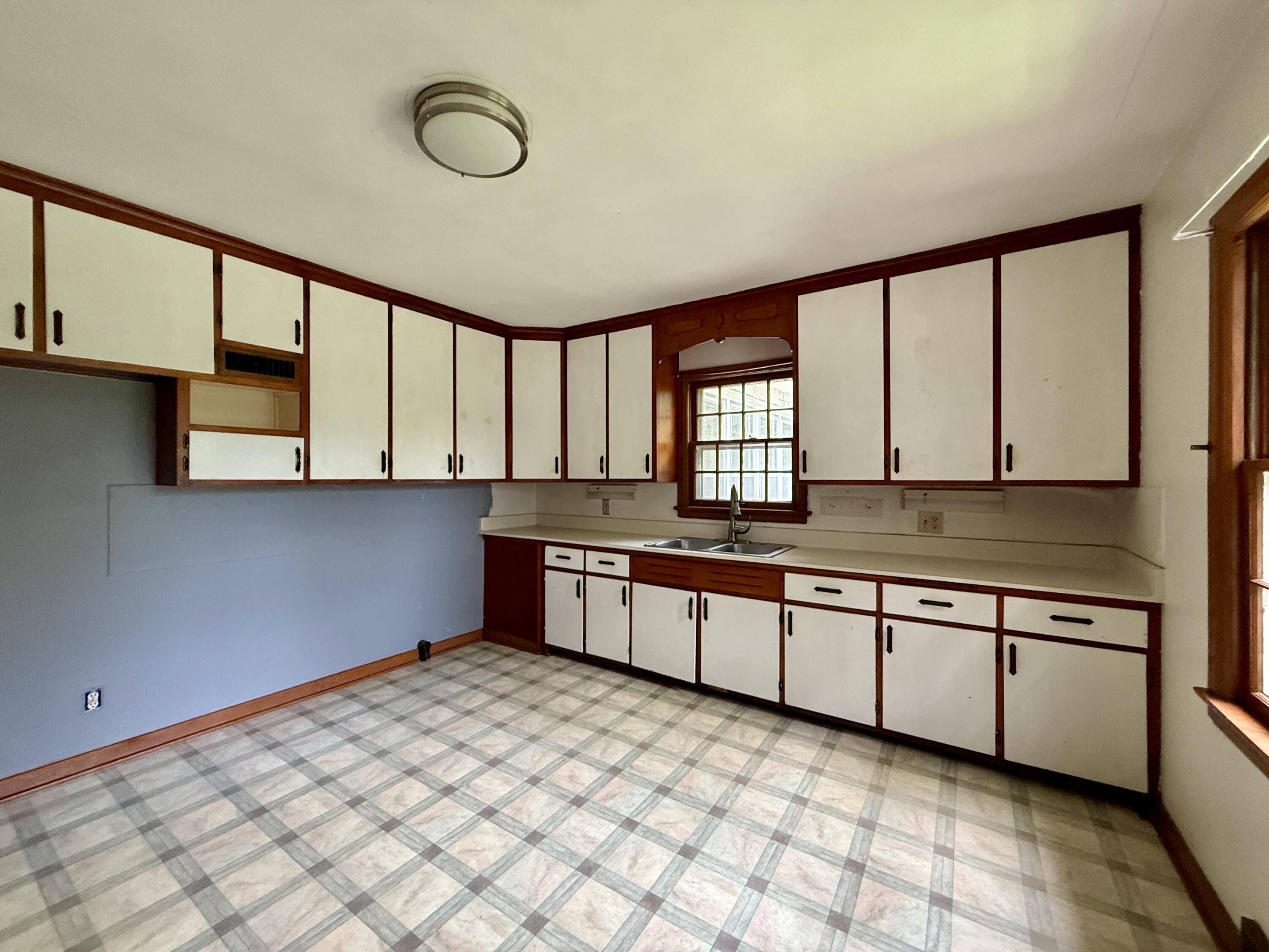 Wisconsin Lake Home for sale (MLS#: 1931987) at 148  Wolf Dr, in Dousman, Wisconsin. (7 of 26)