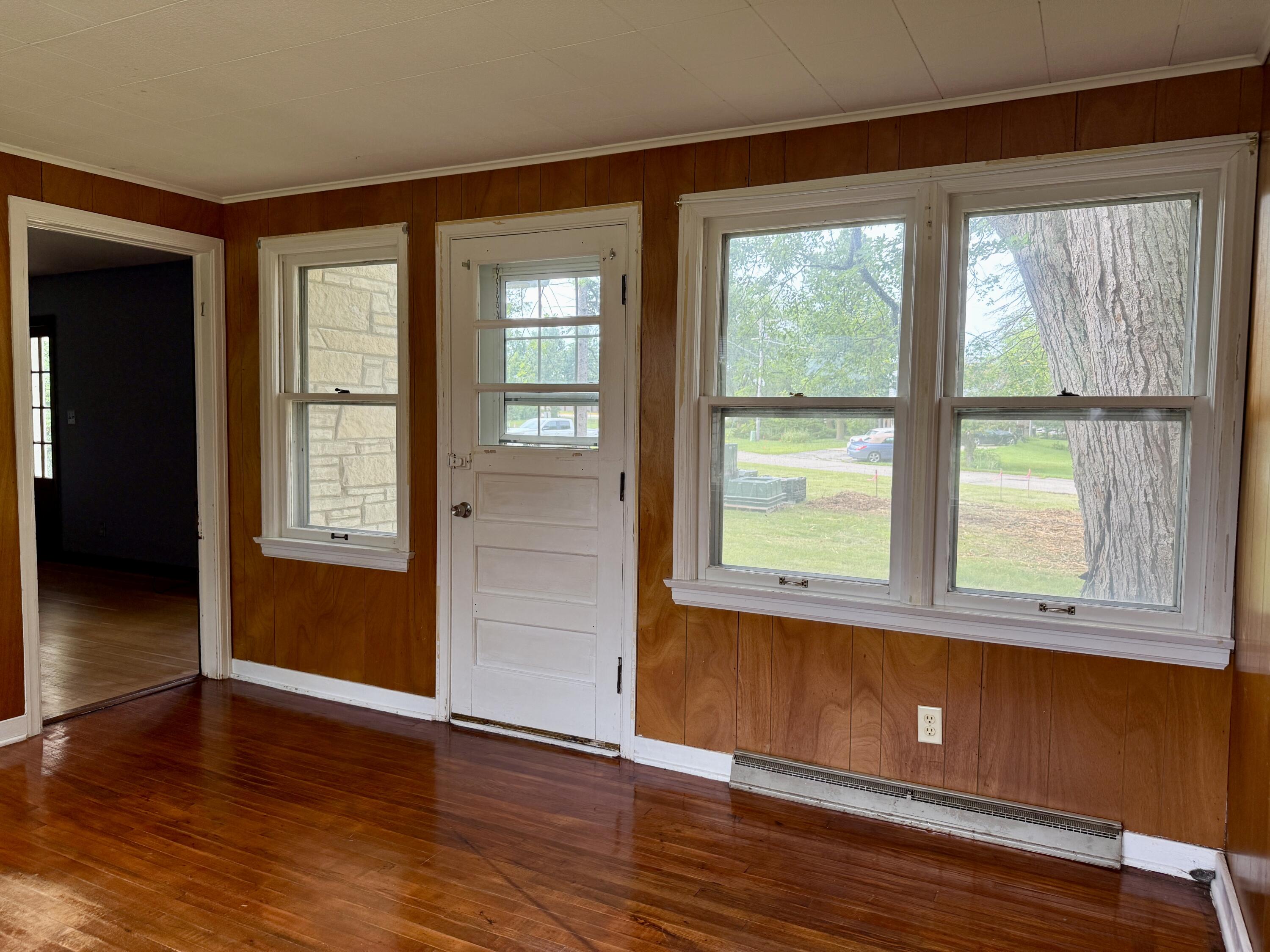 Wisconsin Lake Home for sale (MLS#: 1931987) at 148  Wolf Dr, in Dousman, Wisconsin. (10 of 26)