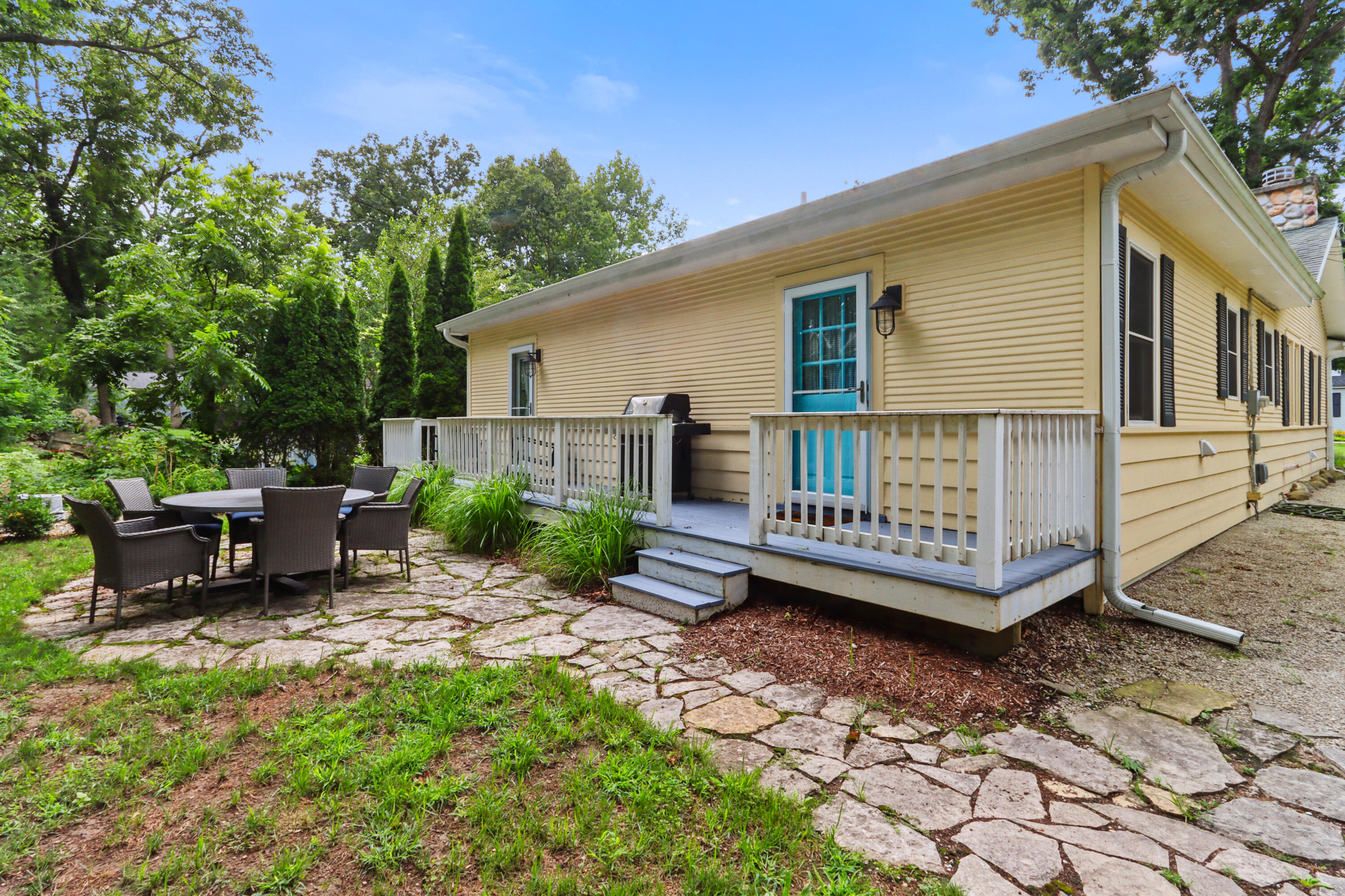 Wisconsin Lake Home for sale (MLS#: 1932034) at 5  Garfield Pkwy, in Williams Bay, Wisconsin. (38 of 52)