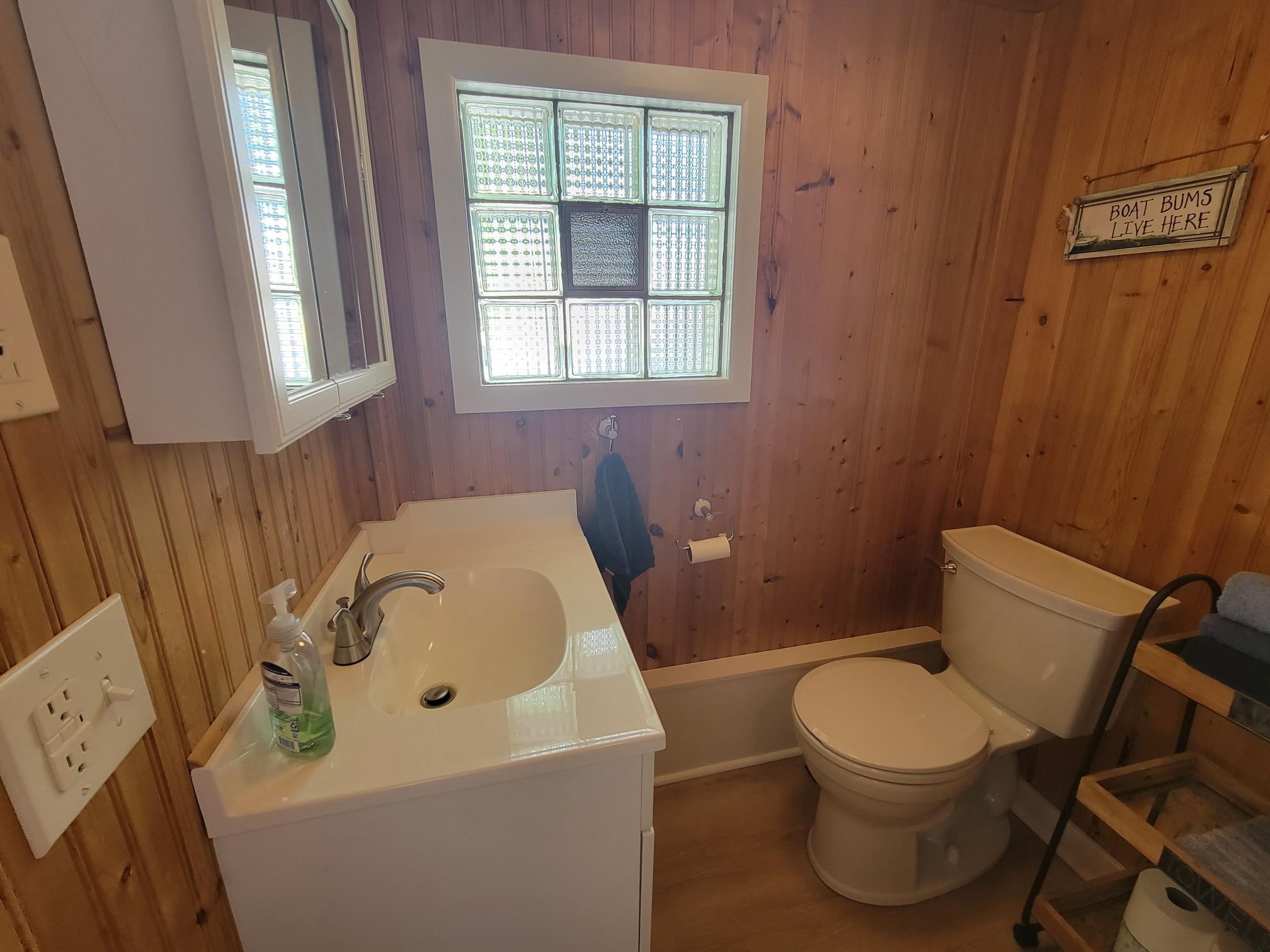 Wisconsin Lake Home for sale (MLS#: 1932181) at 1610  Jackson Park Dr, in Delavan, Wisconsin. (21 of 32)