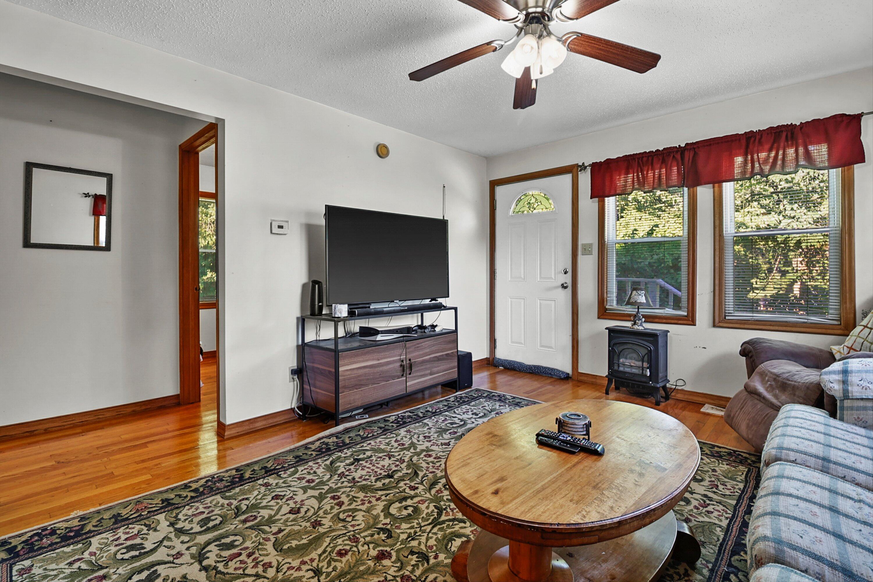 Wisconsin Lake Home for sale (MLS#: 1932191) at N3199  Hickory Rd, in Geneva, Wisconsin. (8 of 19)