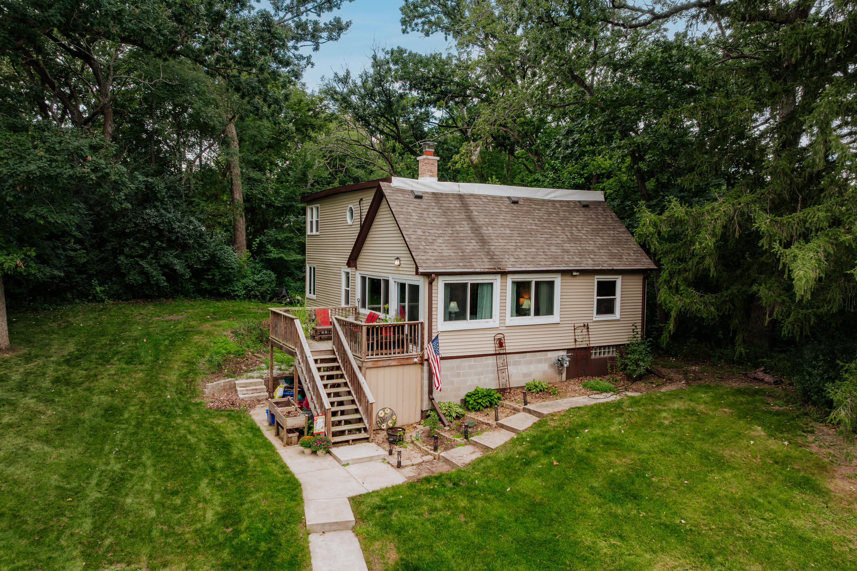 Wisconsin Lake Home for sale (MLS#: 1932519) at 34115  Grand Blvd, in Burlington, Wisconsin. (4 of 39)