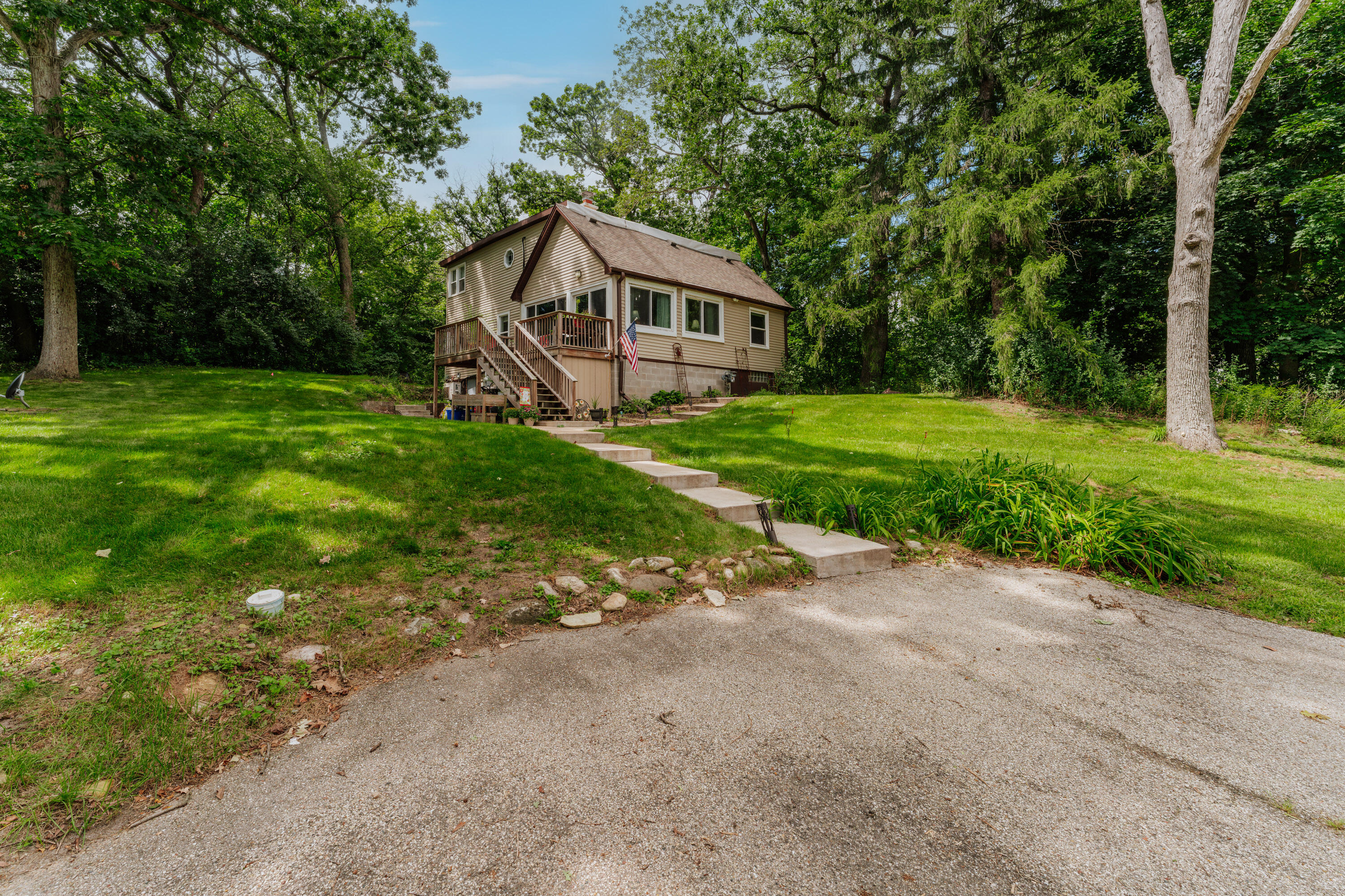 Wisconsin Lake Home for sale (MLS#: 1932519) at 34115  Grand Blvd, in Burlington, Wisconsin. (5 of 39)