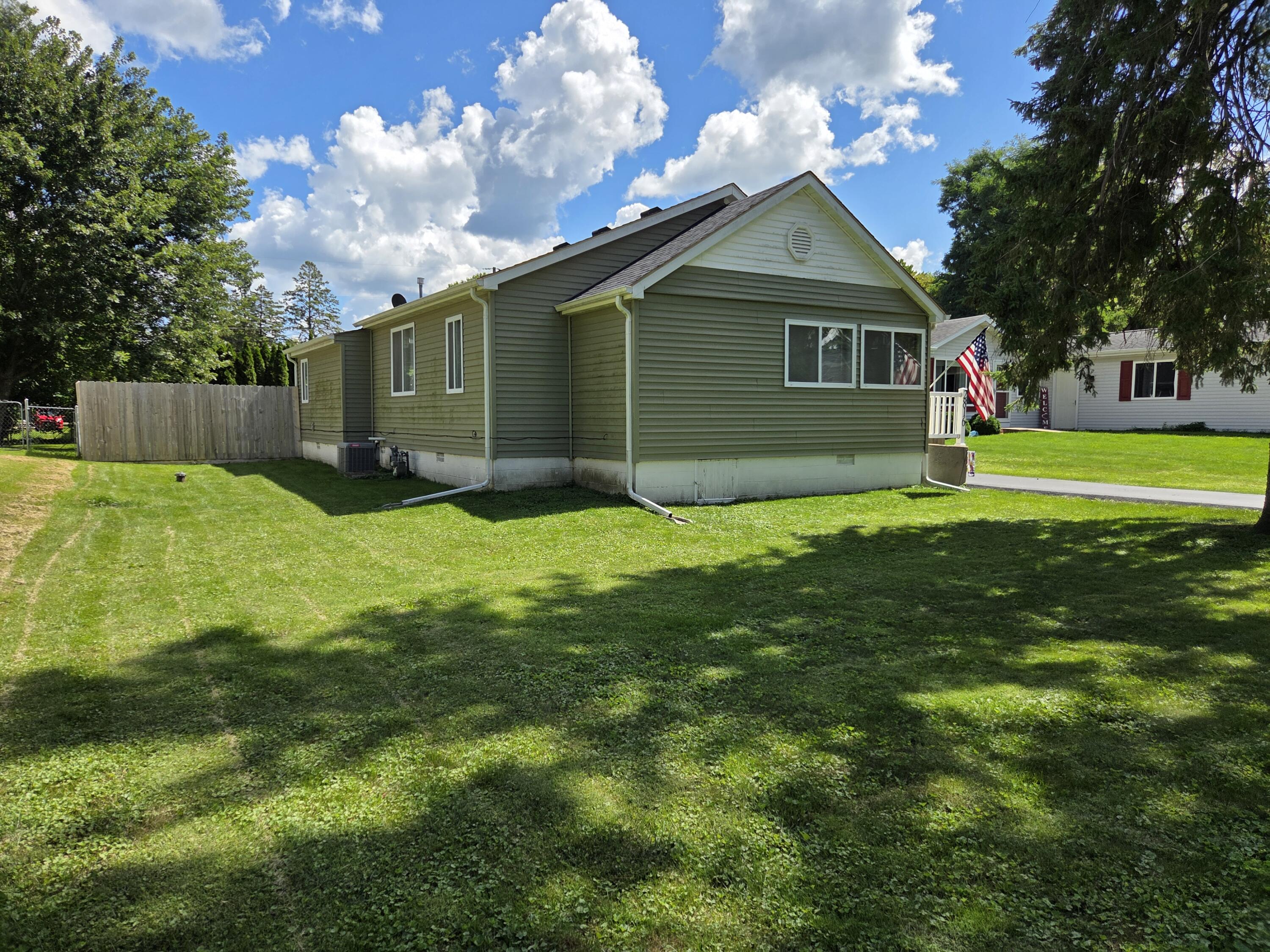 Wisconsin Lake Home for sale (MLS#: 1932622) at 2816  Mabie St, in Delavan, Wisconsin. (24 of 30)