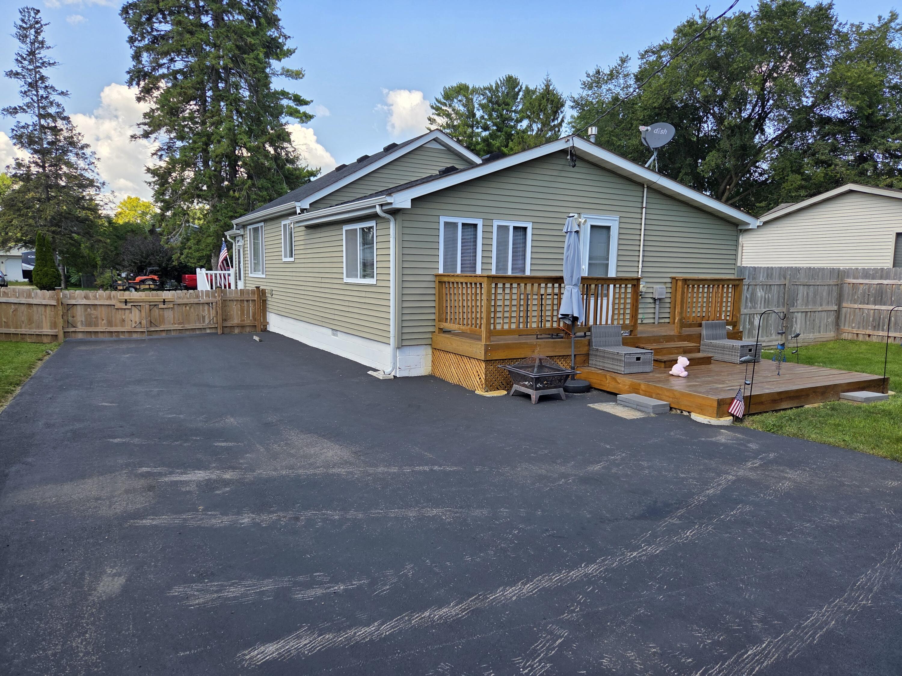 Wisconsin Lake Home for sale (MLS#: 1932622) at 2816  Mabie St, in Delavan, Wisconsin. (29 of 30)